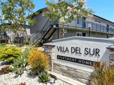 garden-style multifamily property in Orange County