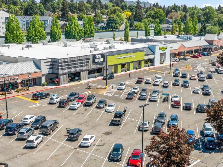 185,760-sq-ft. multi-tenant retail center
