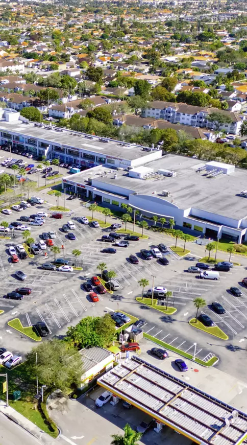 Anchored shopping center